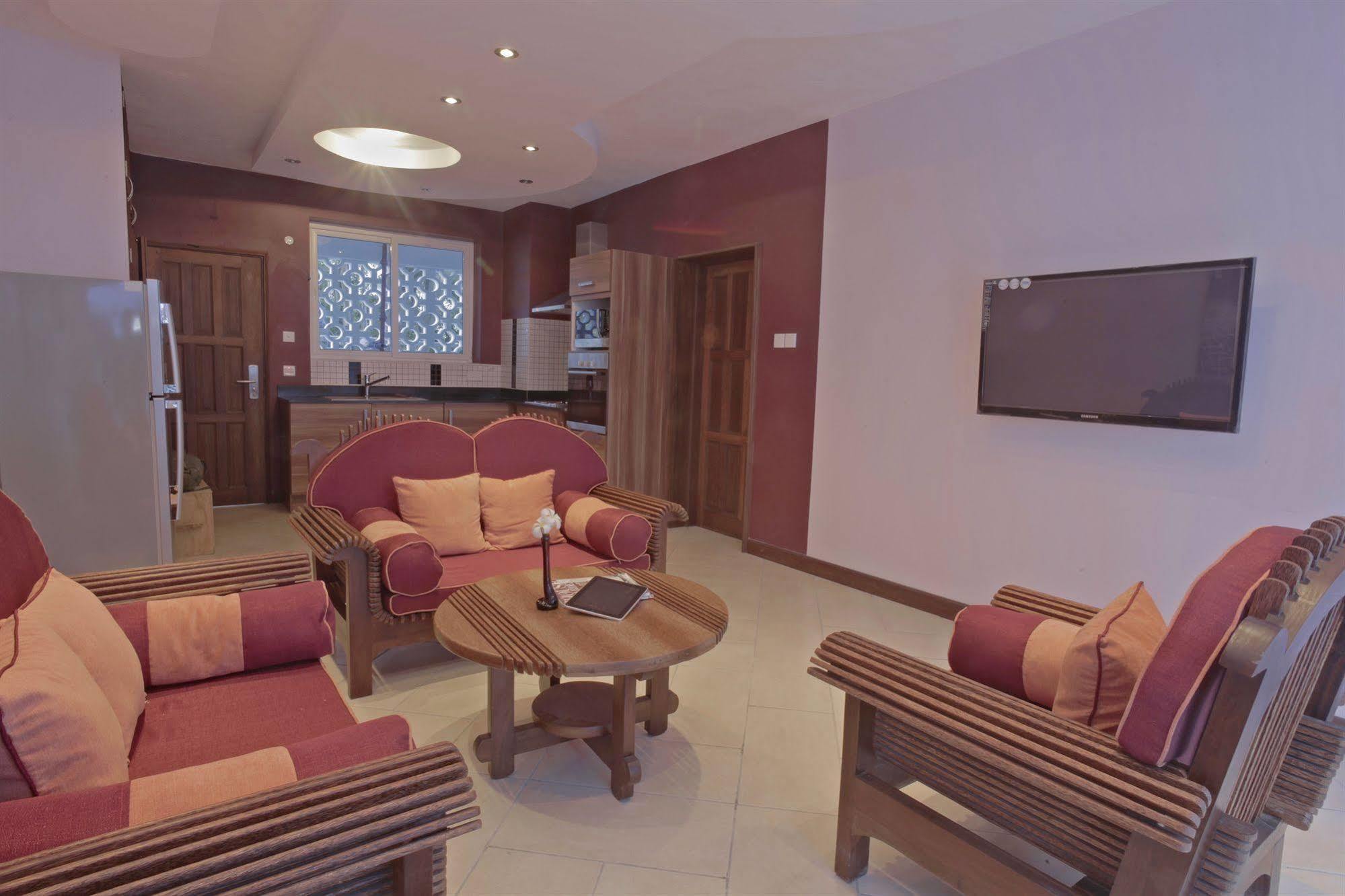 Cowrie Shell Beach Apartments Official Bamburi Ngoại thất bức ảnh